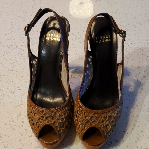 Stuart Weitzman 6 1/2 Brown Eyelet Platform Heel - Picture 1 of 4